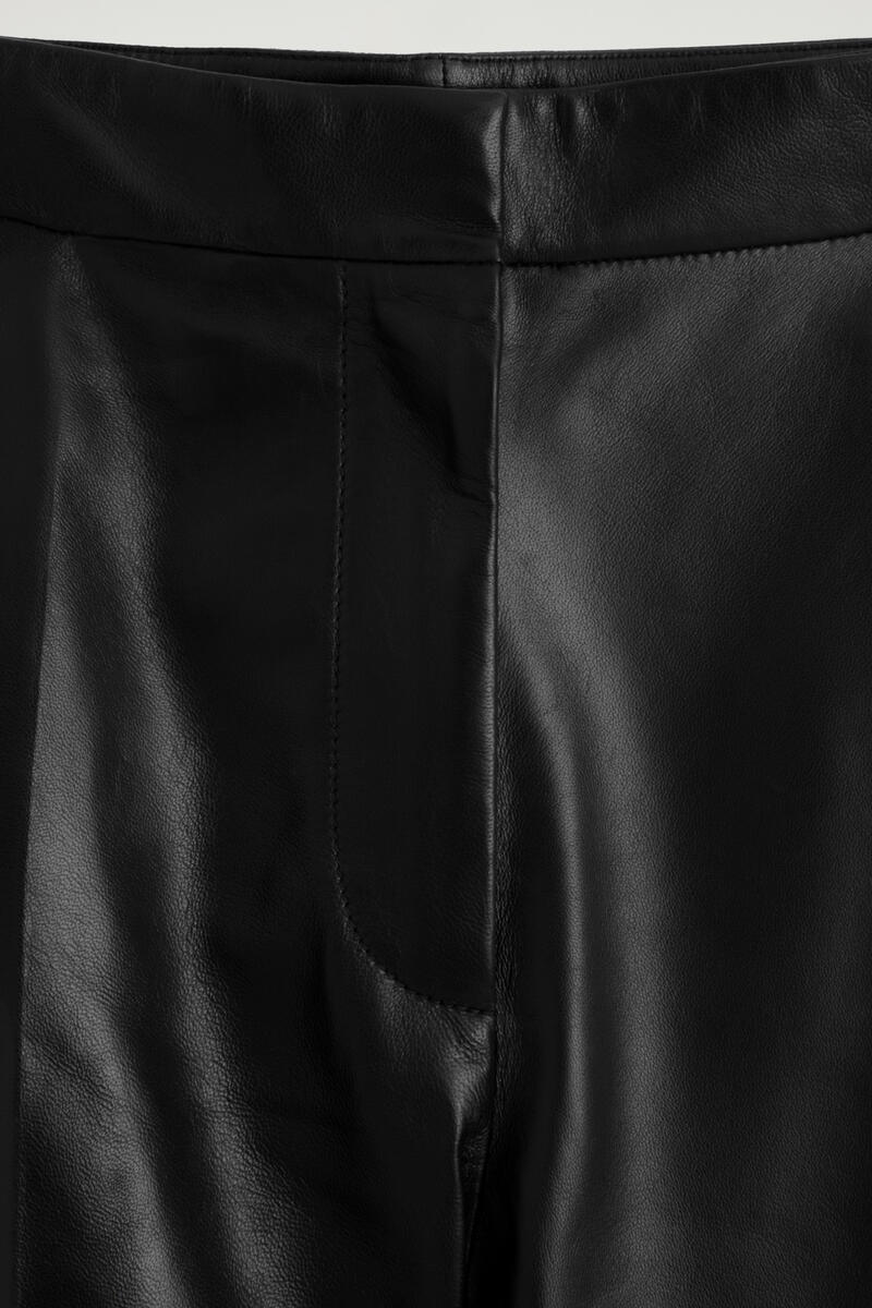 COS レザー ストレートレッグパンツ