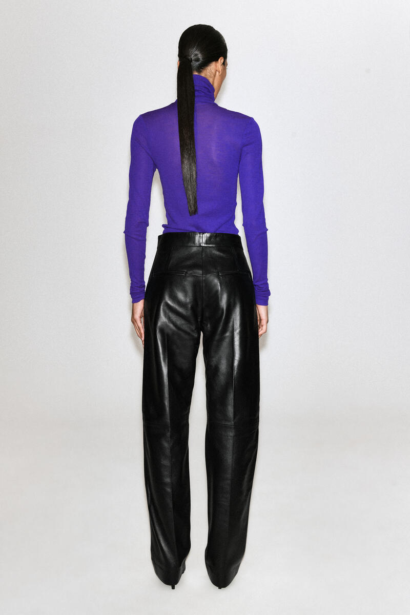 LEATHER STRAIGHT-LEG TROUSERS レザー ストレートレッグパンツ