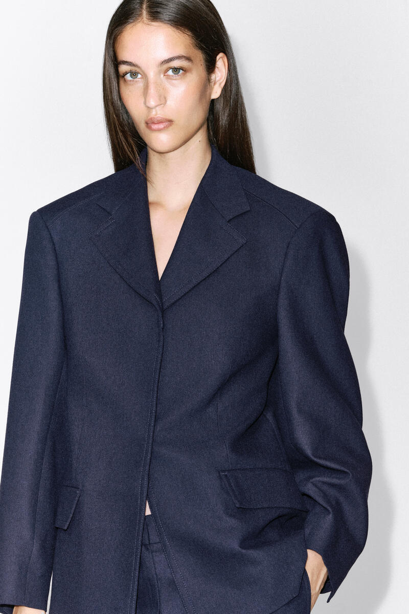 STRUCTURED WOOL-BLEND BLAZER ウールブレンドブレザー ネイビー｜COS