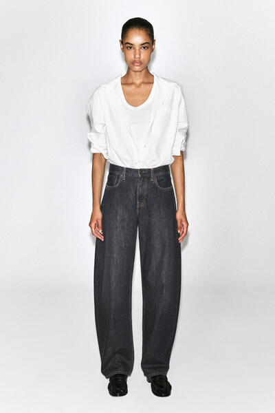 INLET CURVED-LEG JEANS