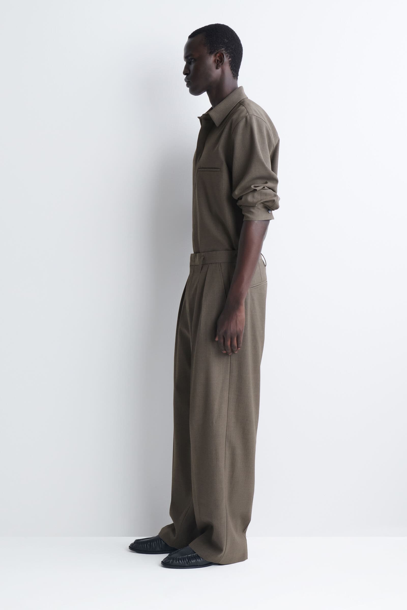 WOOL-BLEND RELAXED-FIT WIDE-LEG TROUSERS ウールブレンド リラックス