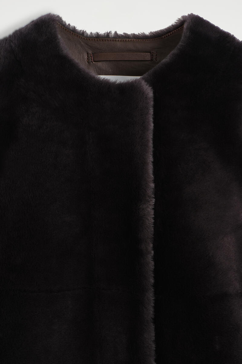 COS ノーカラー ムートンコート