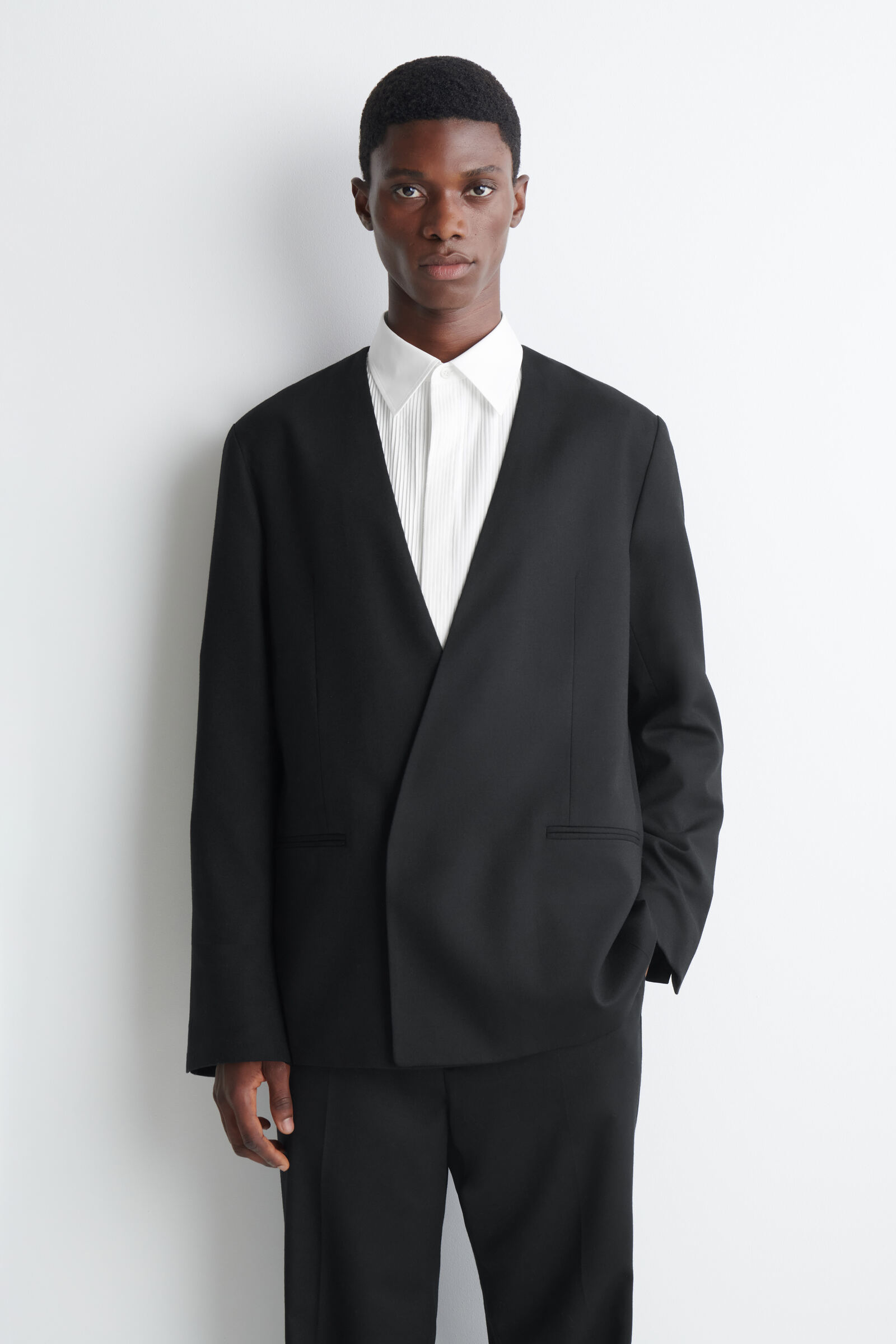COLLARLESS WOOL BLAZER ノーカラーウールブレザー CARBON｜COS コス