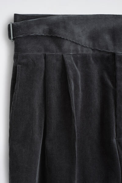 COS ベルトディテールコーデュロイリラックスフィットワイドレッグパンツ