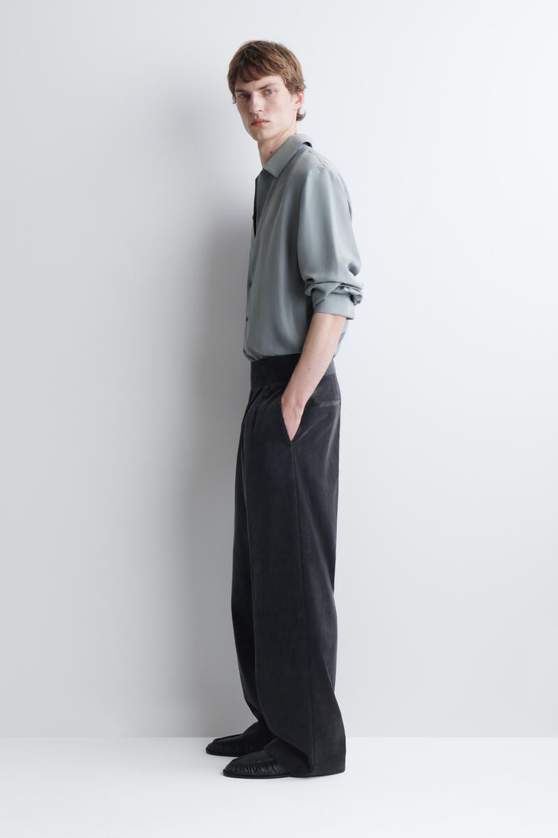 COS ベルトディテールコーデュロイリラックスフィットワイドレッグパンツ