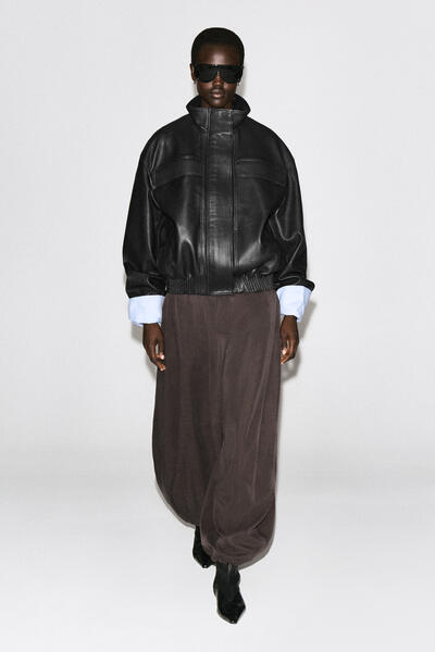 LEATHER FUNNEL-NECK BOMBER JACKET レザー ファネルネック ボンバー