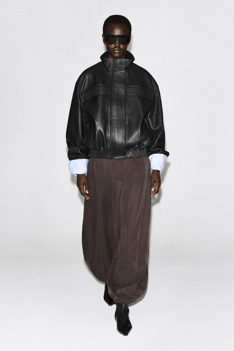 LEATHER FUNNEL-NECK BOMBER JACKET レザー ファネルネック ボンバー