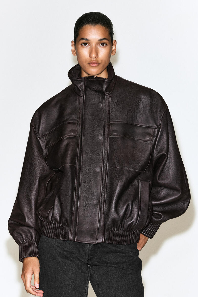 LEATHER FUNNEL-NECK BOMBER JACKET レザー ファネルネック ボンバー