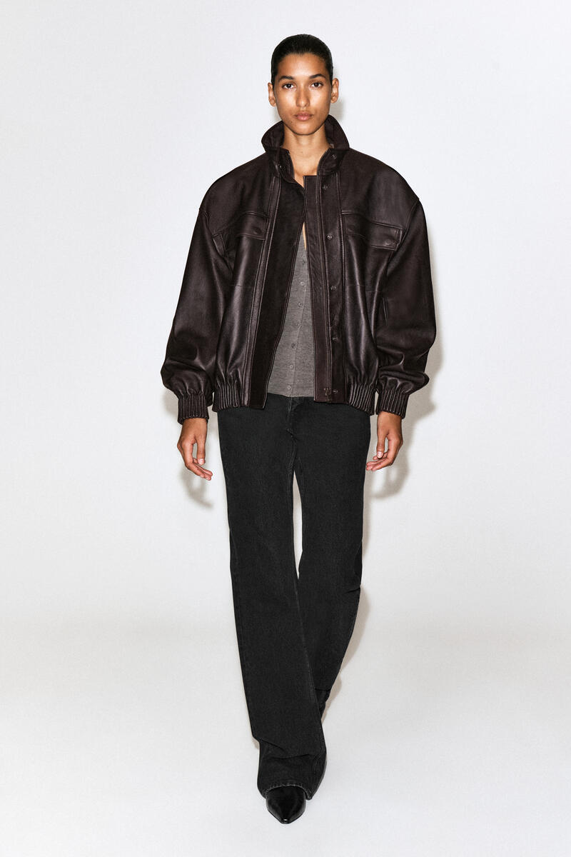 LEATHER FUNNEL-NECK BOMBER JACKET レザー ファネルネック ボンバー
