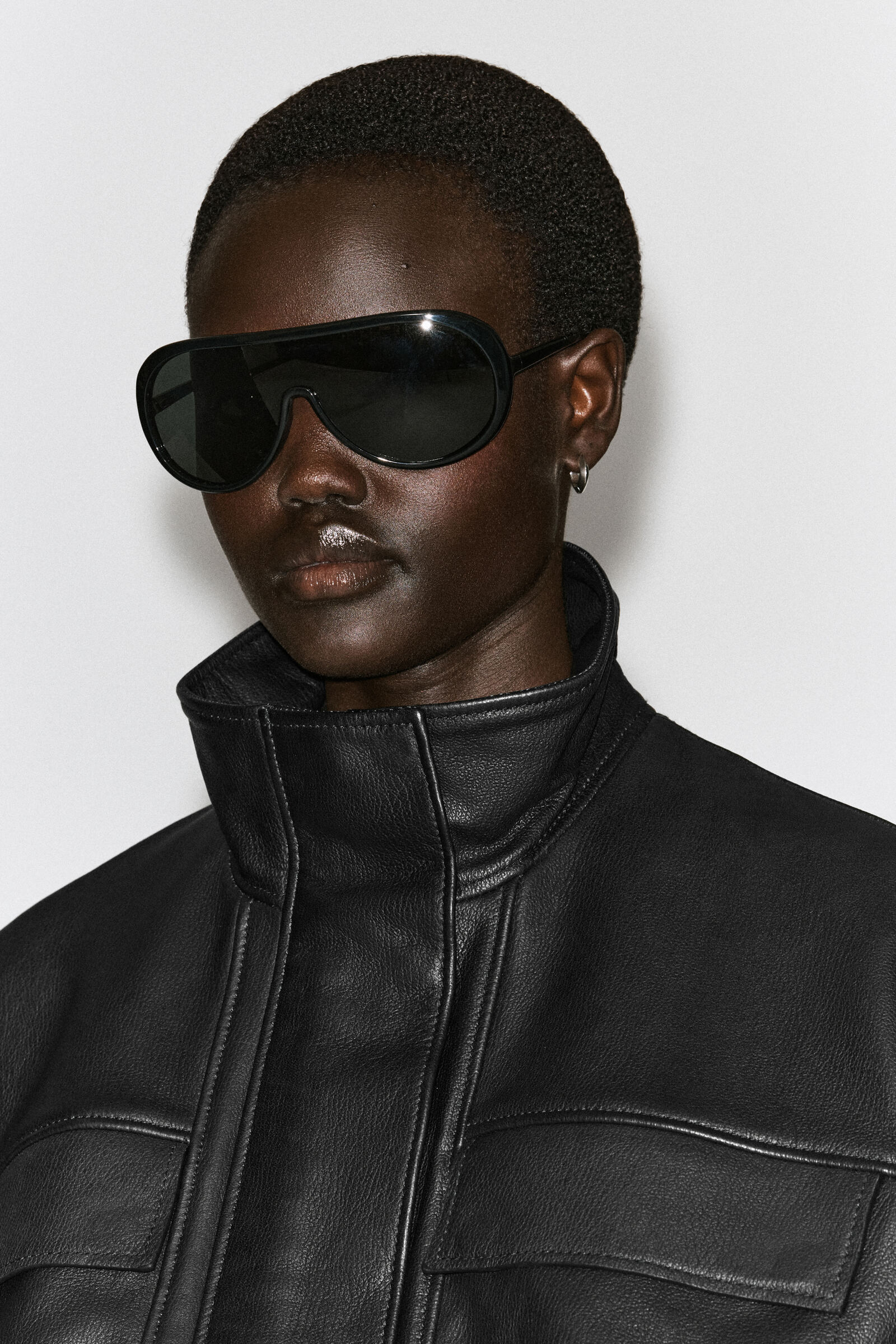 LEATHER FUNNEL-NECK BOMBER JACKET レザー ファネルネック ボンバー