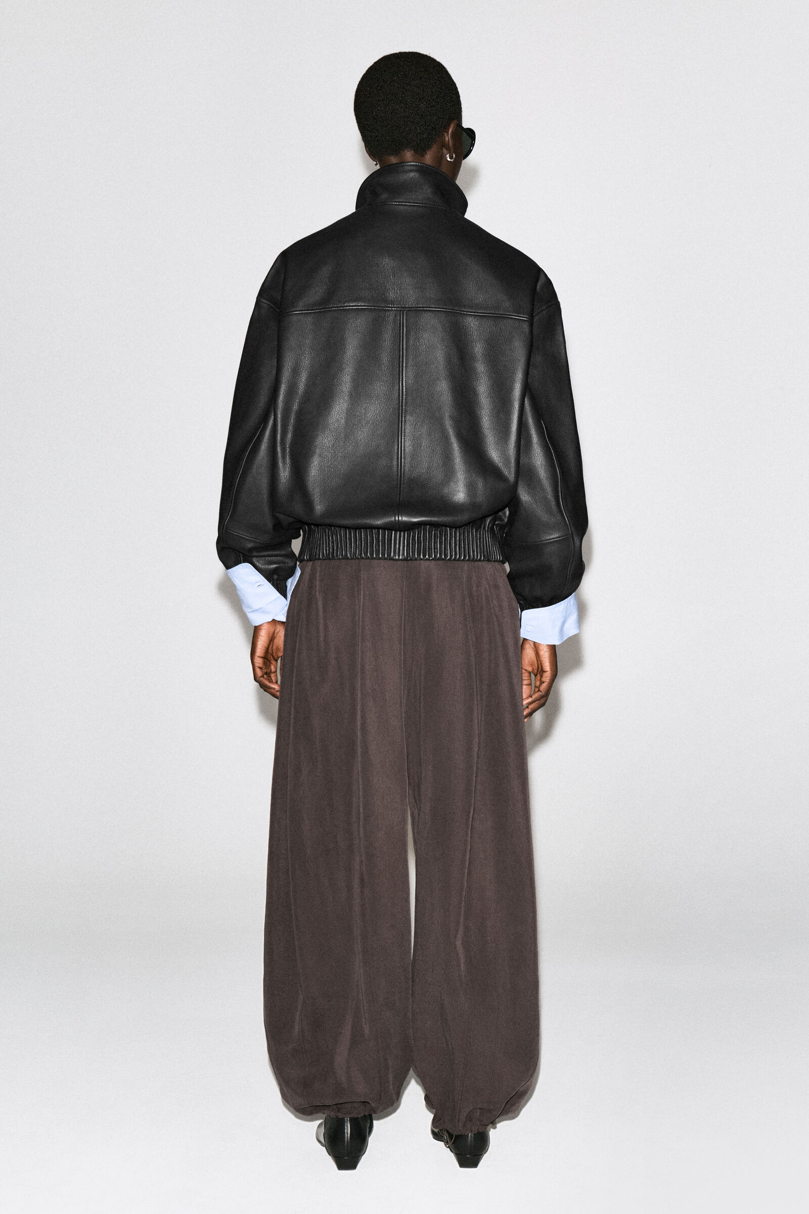 LEATHER FUNNEL-NECK BOMBER JACKET レザー ファネルネック ボンバー