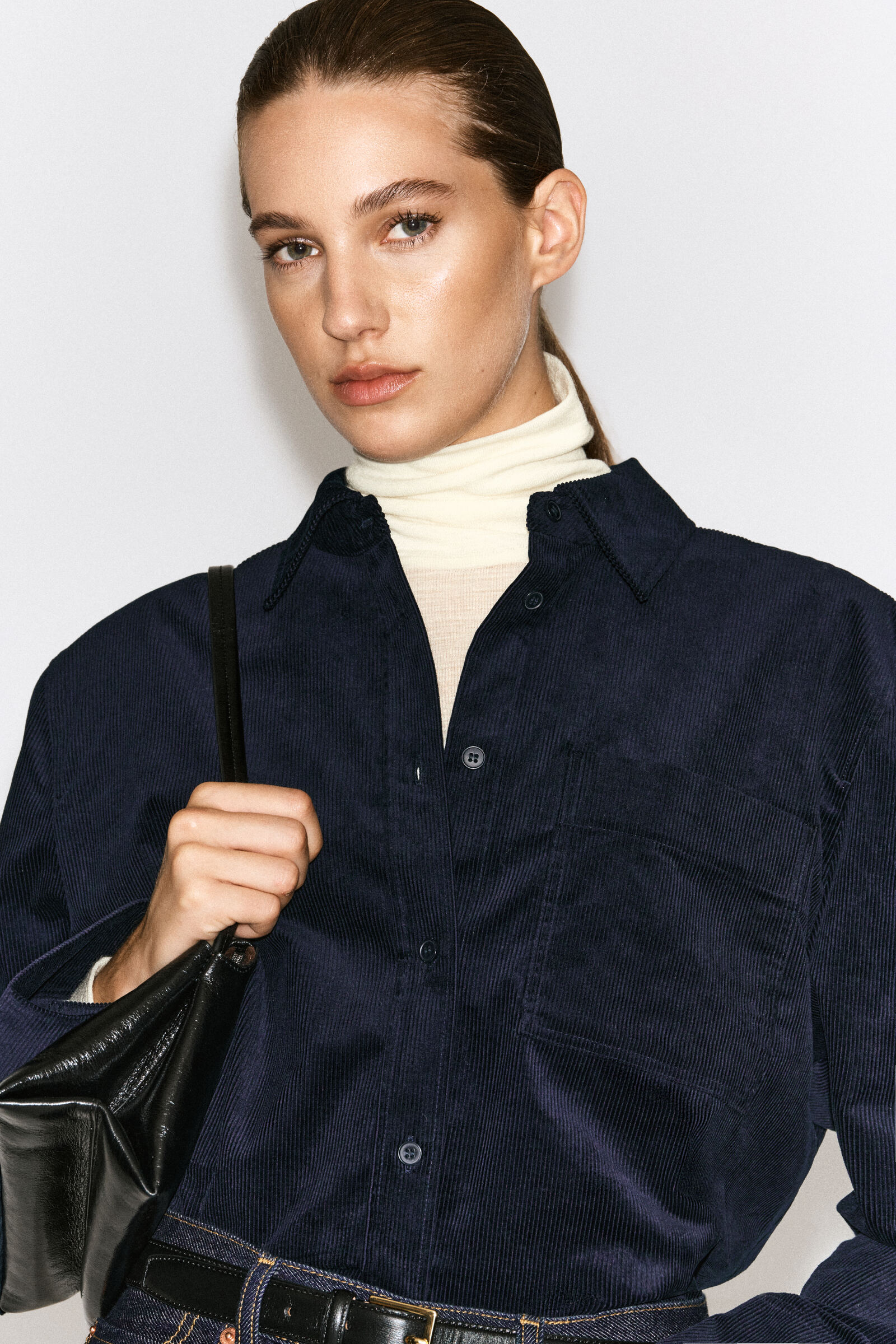 COTTON-CORDUROY SHIRT コットンコーデュロイシャツ ネイビー｜COS 
