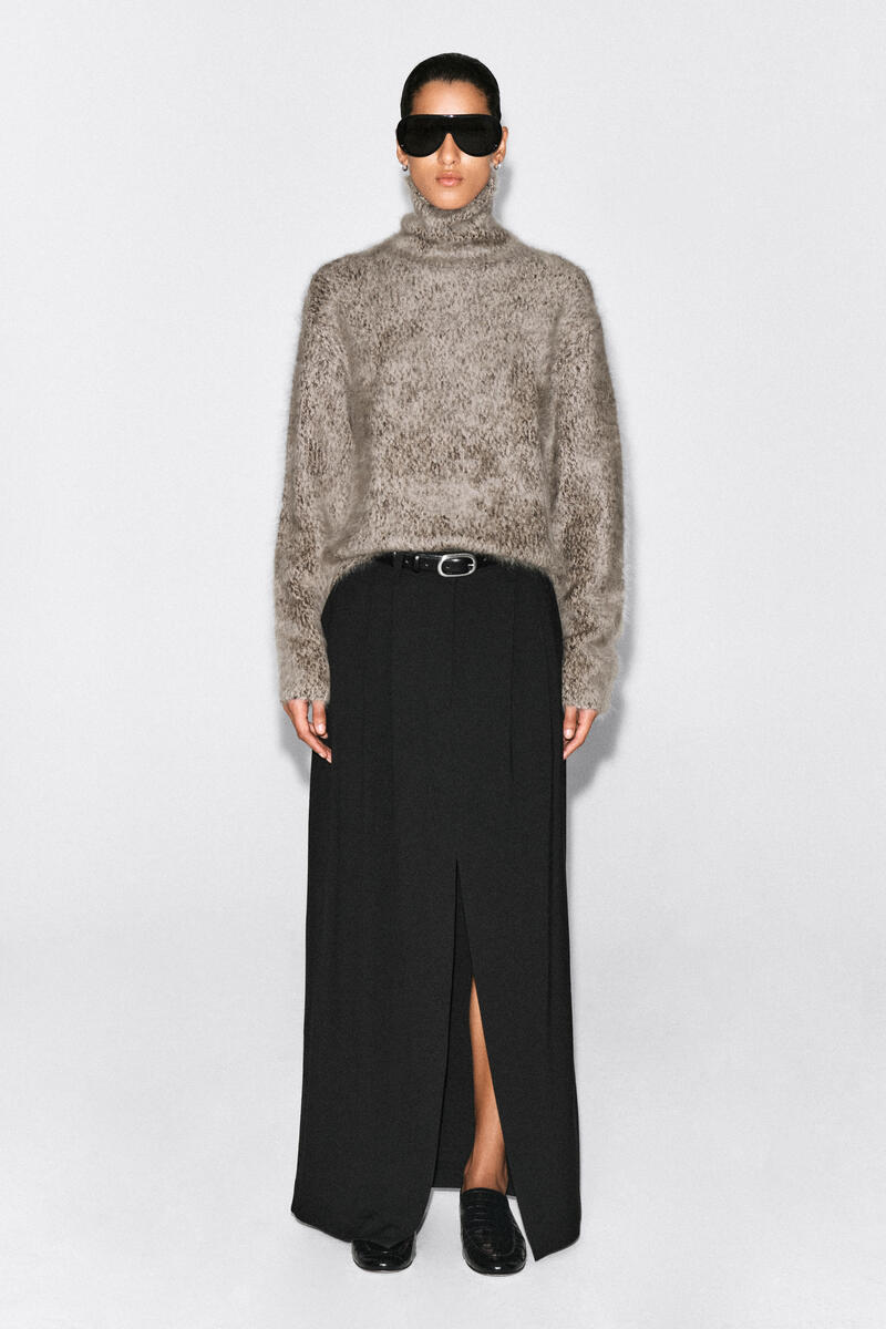 COS チャンキー ブラッシュドカシミヤ ファネルネックセーター