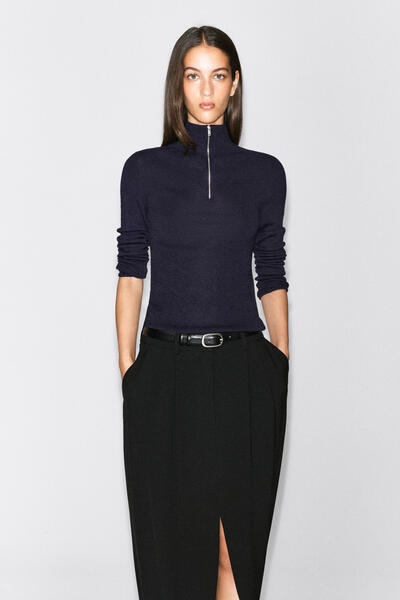 SEAMLESS MERINO WOOL ZIP-UP TOP