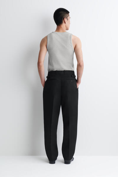 COS プリーツ入り ウールブレンド リラックスフィット テーパードパンツ
