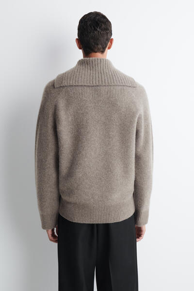 COS ボタン付き カシミヤ ファネルネックセーター