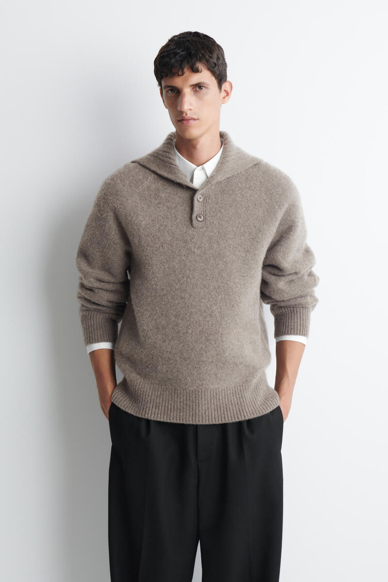 COS ボタン付き カシミヤ ファネルネックセーター