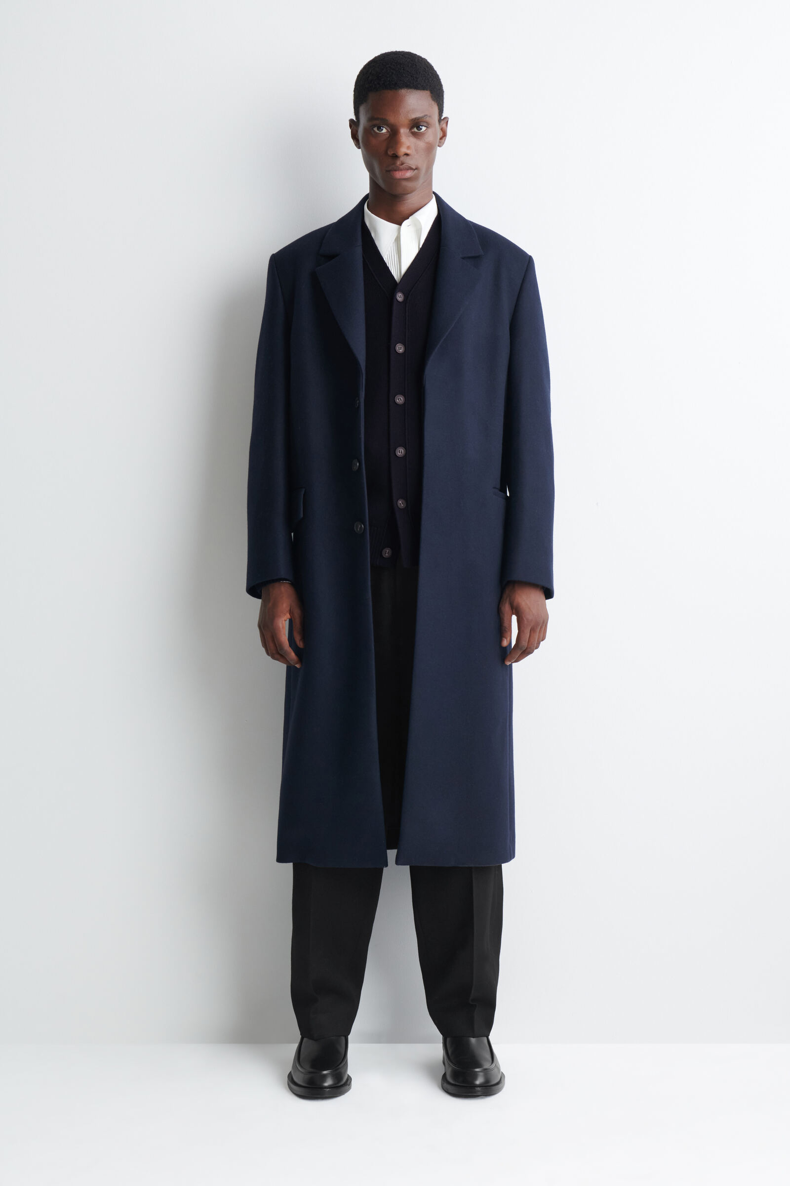 MERINO WOOL V-NECK CARDIGAN メリノウール Vネックカーディガン