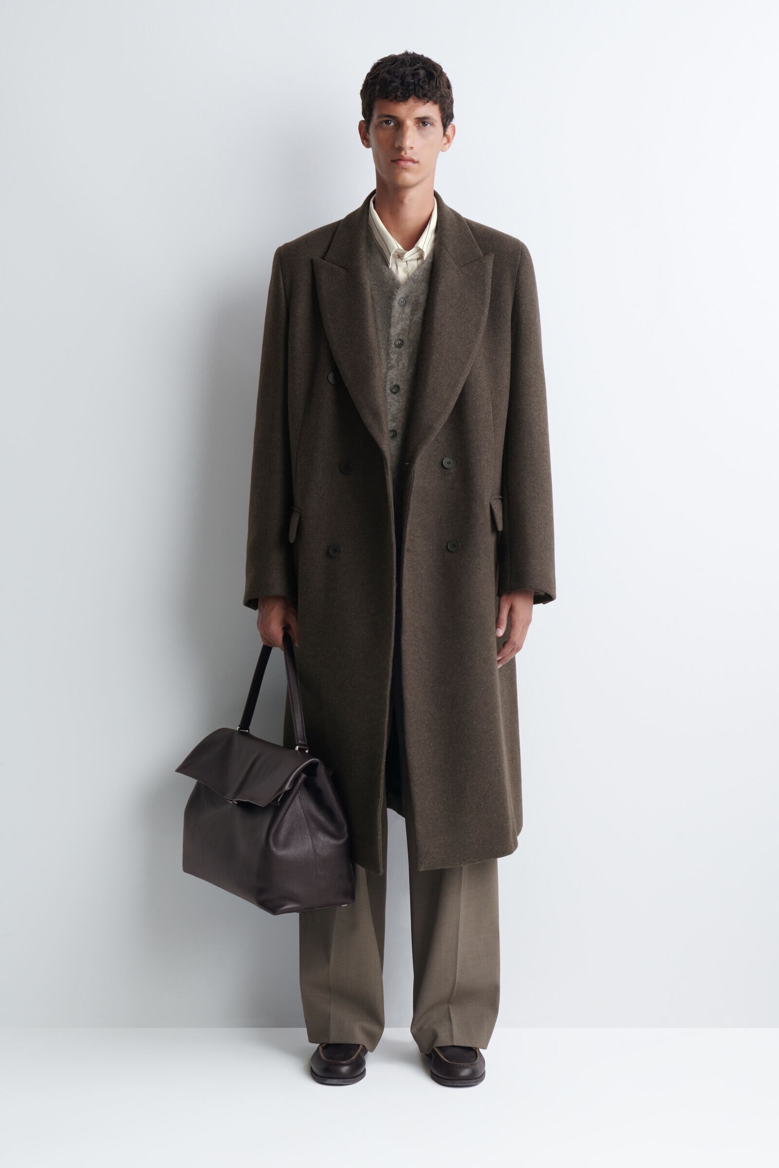 SOFT FLAP BAG - LEATHER ソフトフラップバッグ - レザー BROWN｜COS