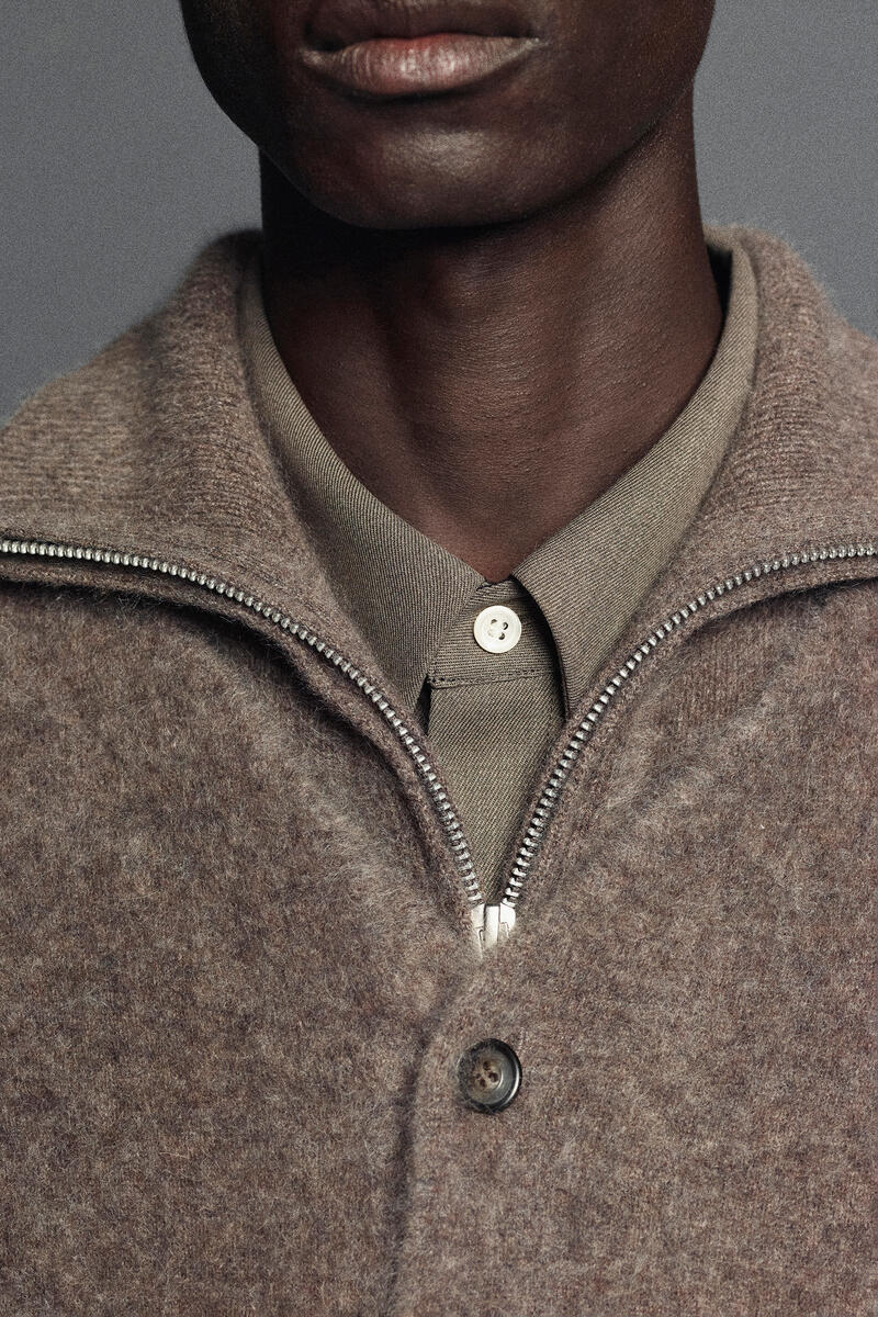COS ブラッシュドカシミヤVネックカーディガン
