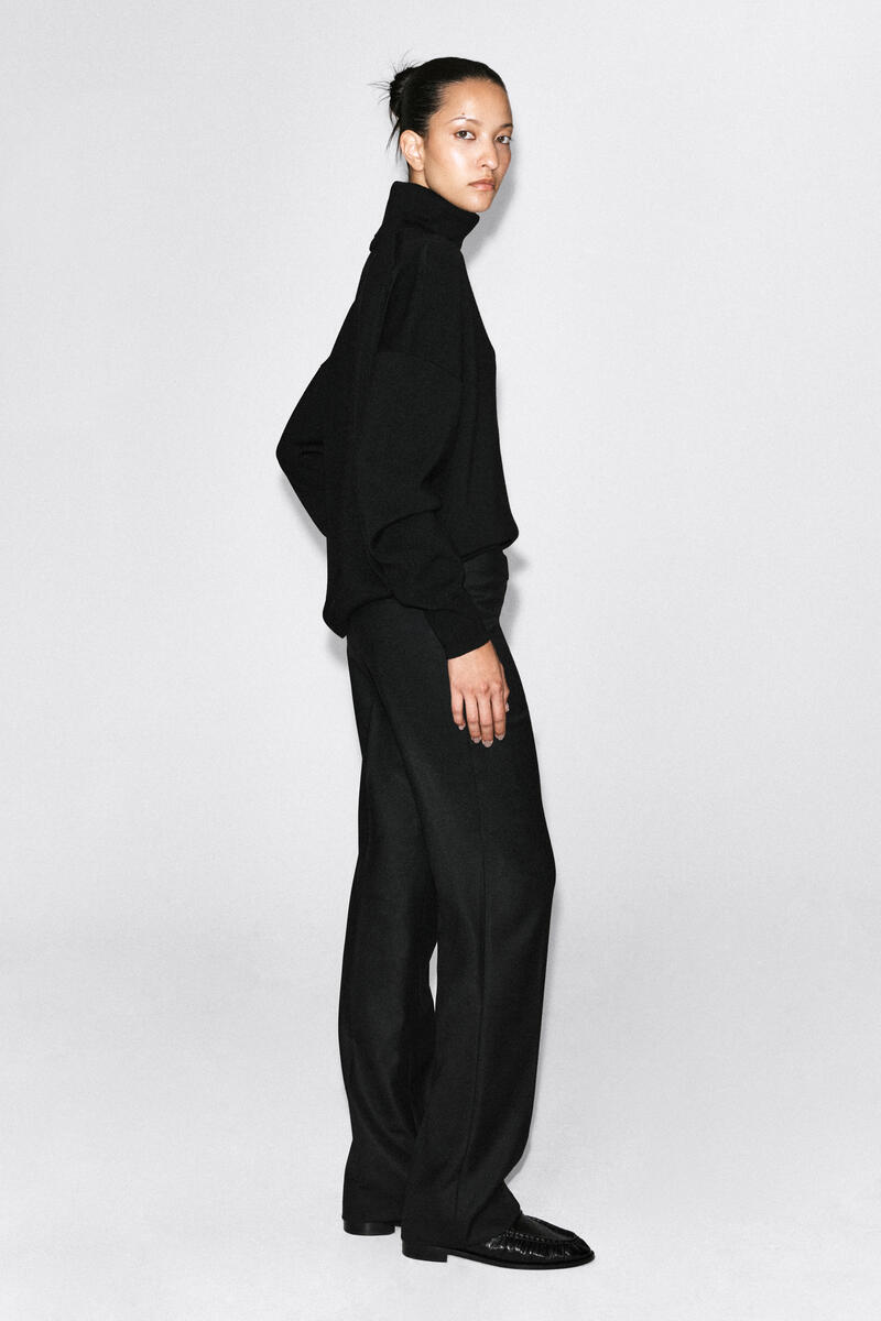 COS テイラードストレートレッグパンツ