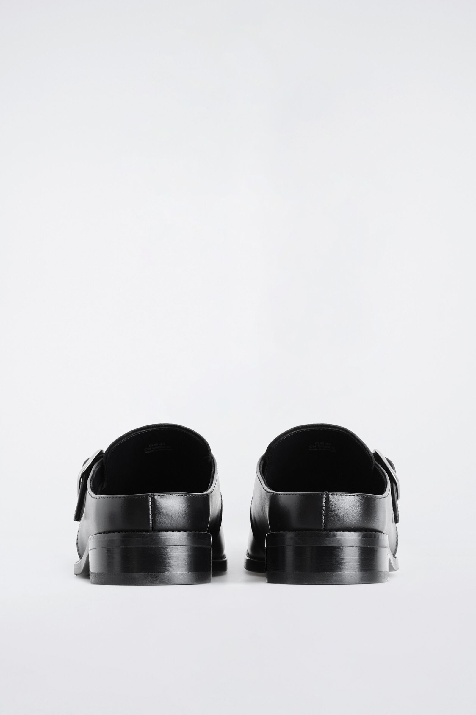 BUCKLED LEATHER MULES バックル レザーミュール ブラック｜COS コス