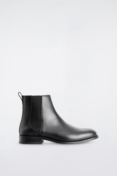 LEATHER CHELSEA BOOTS
