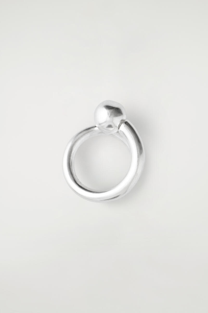 COS スフィア・ラップ・リング