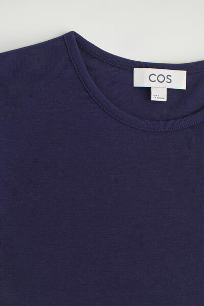 COS スリム リヨセルメリノ Tシャツ