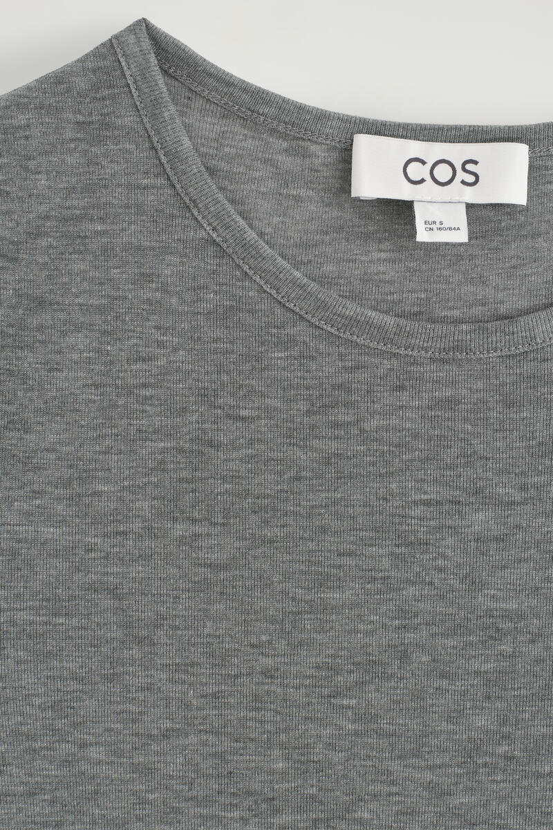 COS スリム リヨセルメリノ Tシャツ
