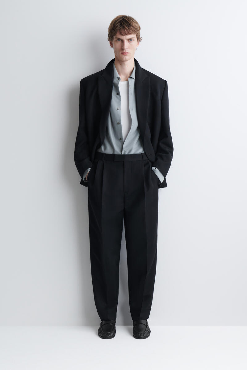 COS リラックス シルクシャツ