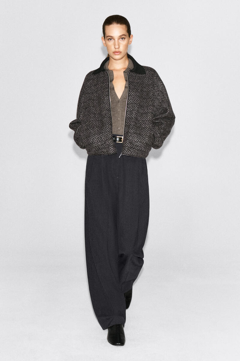 COS 彫刻的なウールヘリンボーンジップアップジャケット