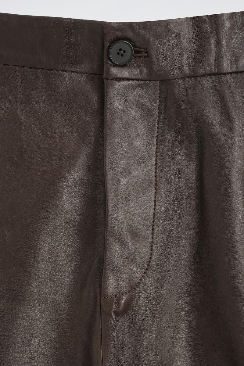 COS レザー リラックスフィット ストレートレッグパンツ