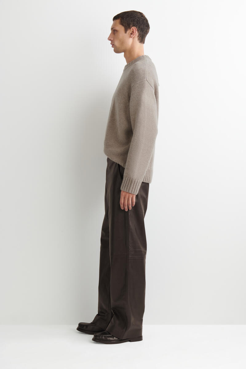 COS レザー リラックスフィット ストレートレッグパンツ