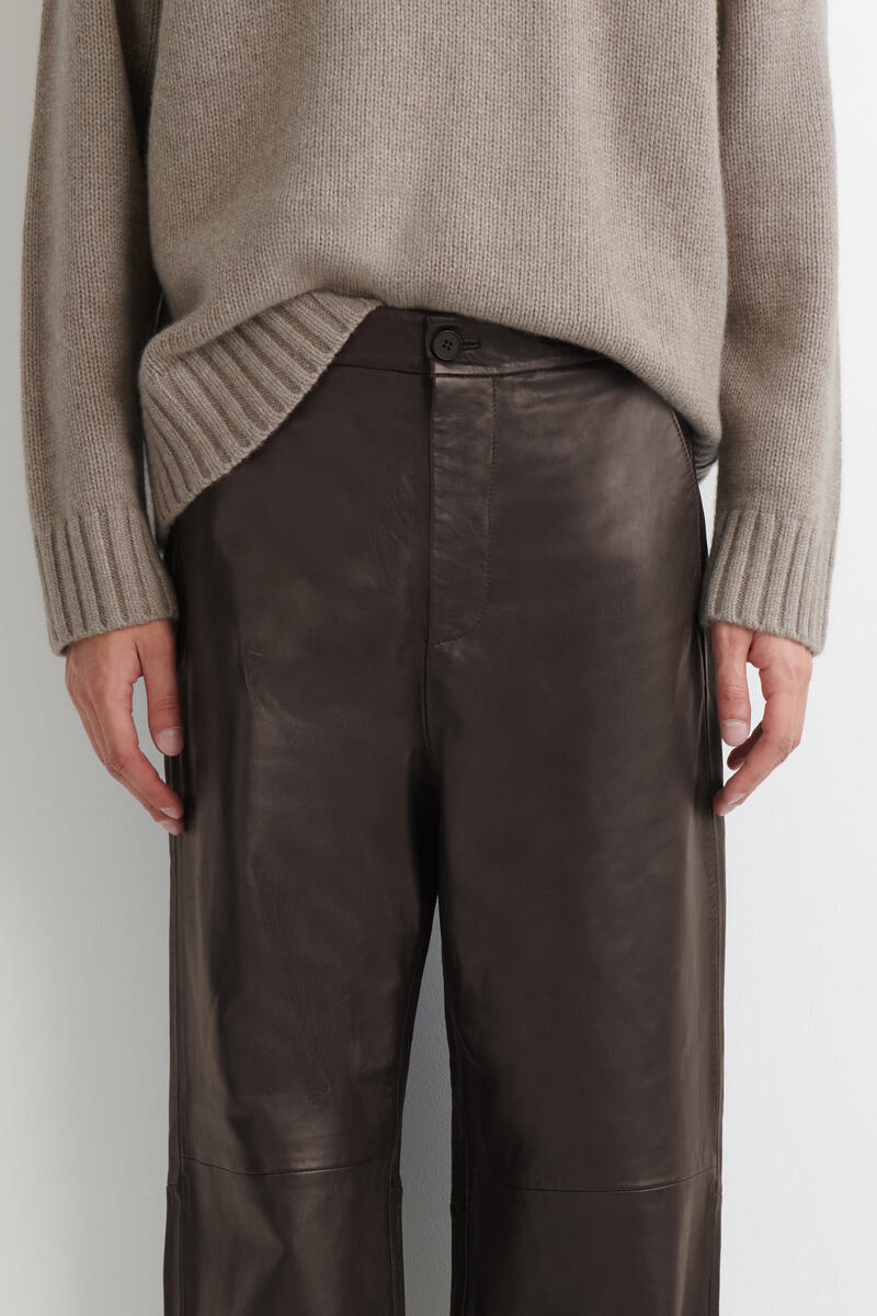 COS レザー リラックスフィット ストレートレッグパンツ