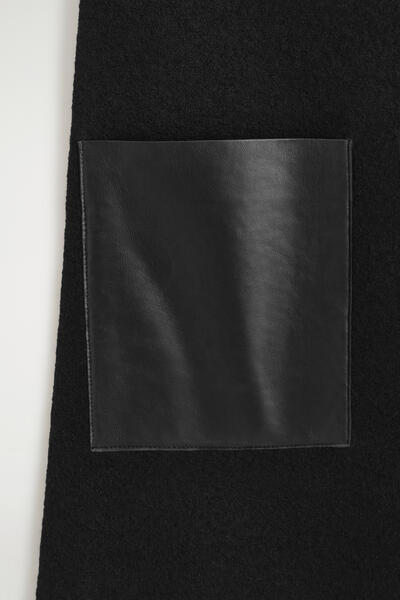 COS レザーパッチ付きボイルドウールミニワンピース