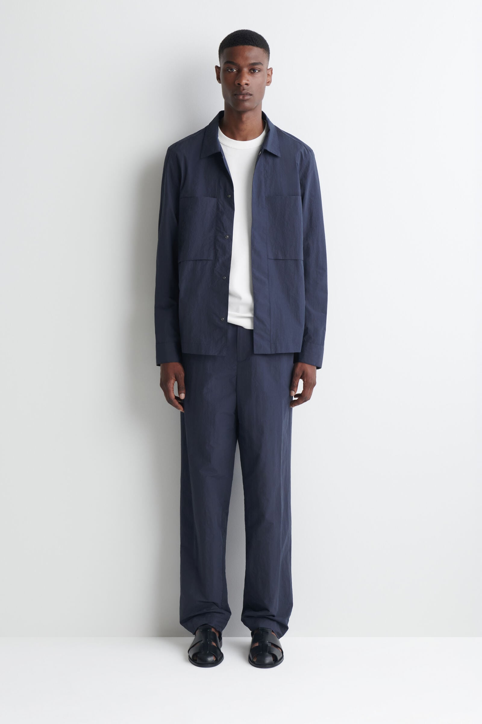 ZIP-DETAIL RELAXED-FIT STRAIGHT-LEG TROUSERS ジップディテール