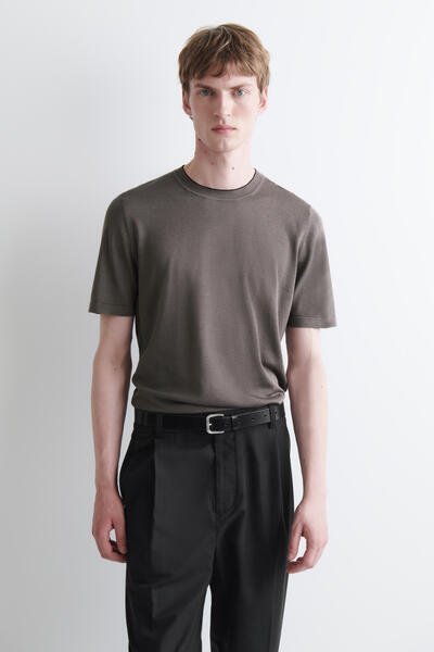 COS コントラストトリム入り シルクコットン Tシャツ