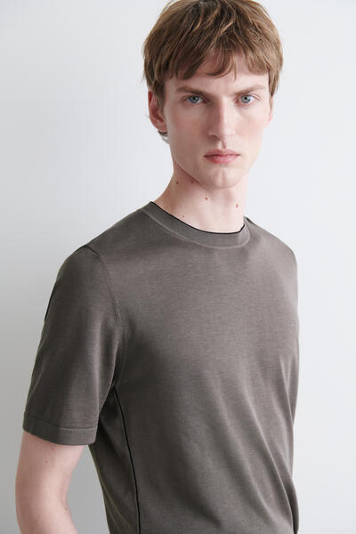 COS コントラストトリム入り シルクコットン Tシャツ