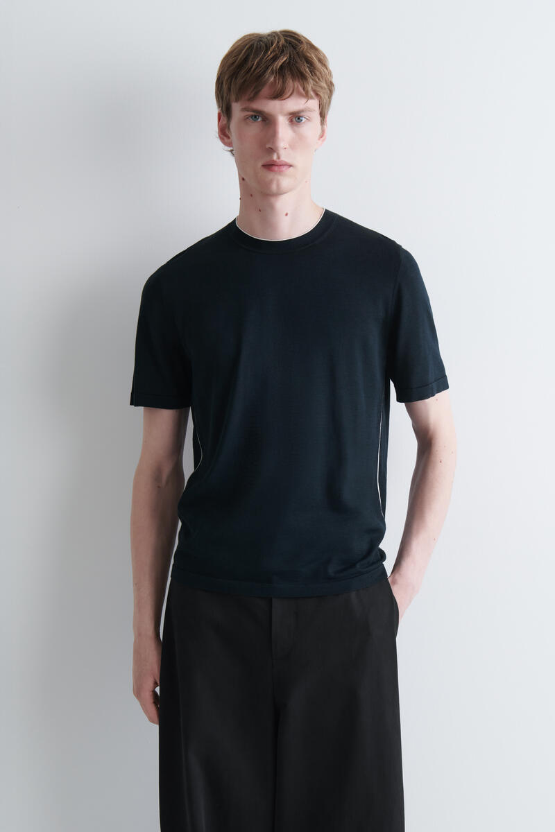 COS コントラストトリム入り シルクコットン Tシャツ