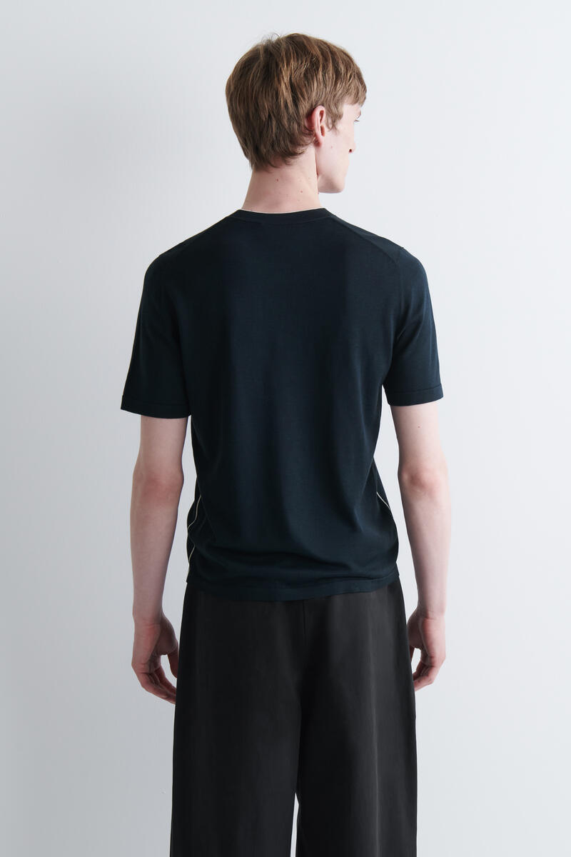 COS コントラストトリム入り シルクコットン Tシャツ
