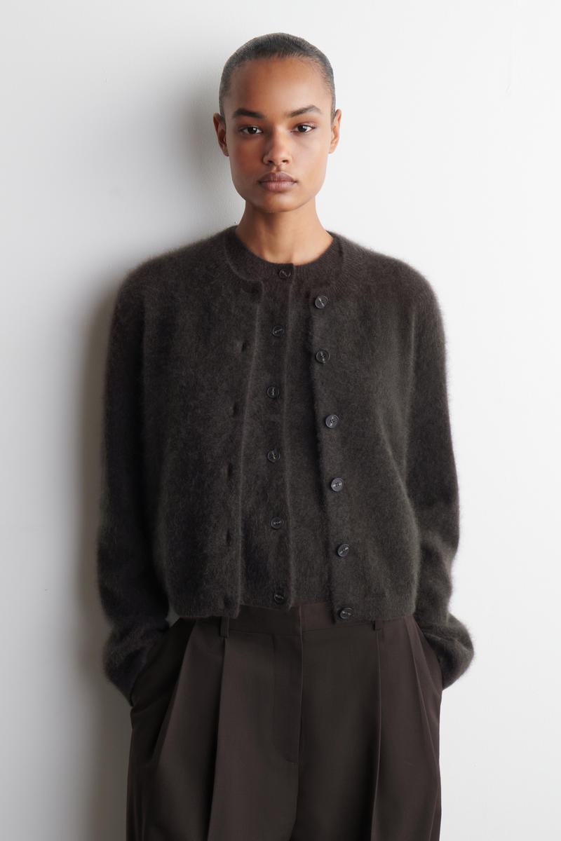 PURE BRUSHED-CASHMERE CARDIGAN ピュアブラッシュドカシミヤ 