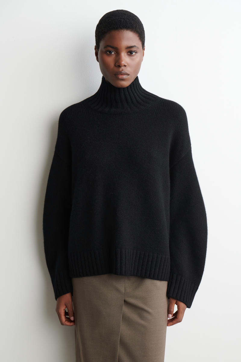 CASHMERE HIGH-NECK JUMPER カシミヤハイネックセーター BLACK｜COS 