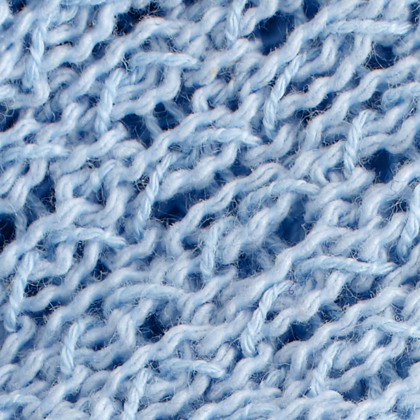 OPEN-KNIT TRIANGLE SCARFBLACK