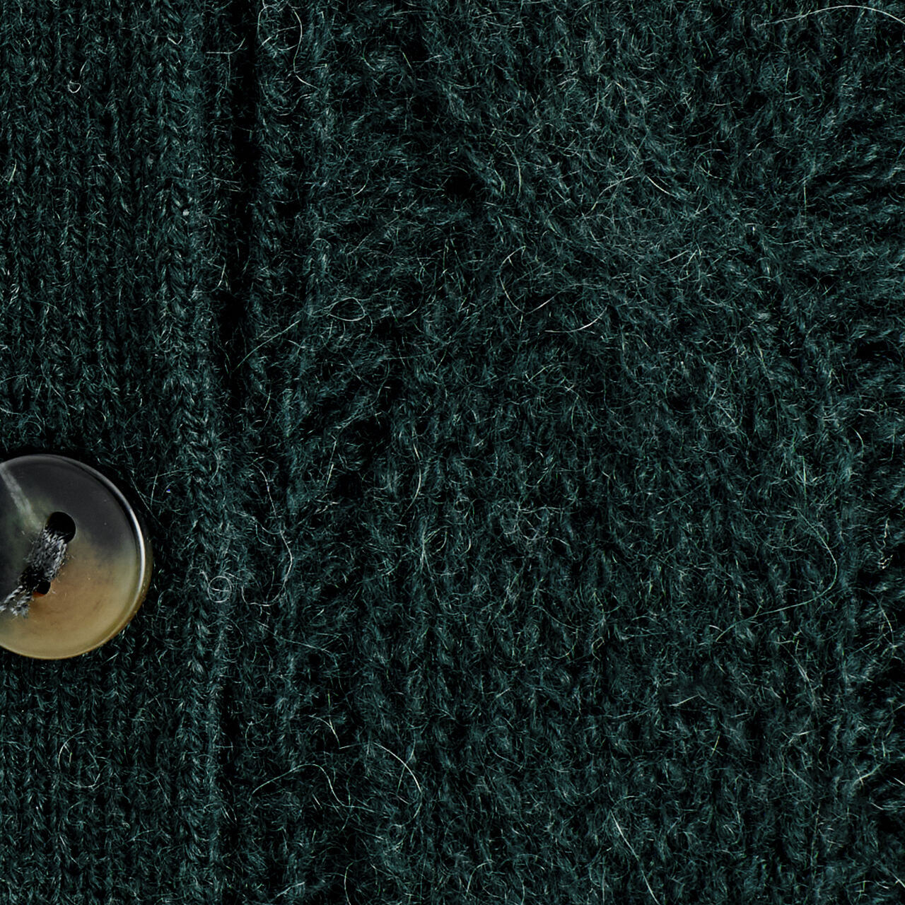 CABLE-KNIT CASHMERE CARDIGANIVORY