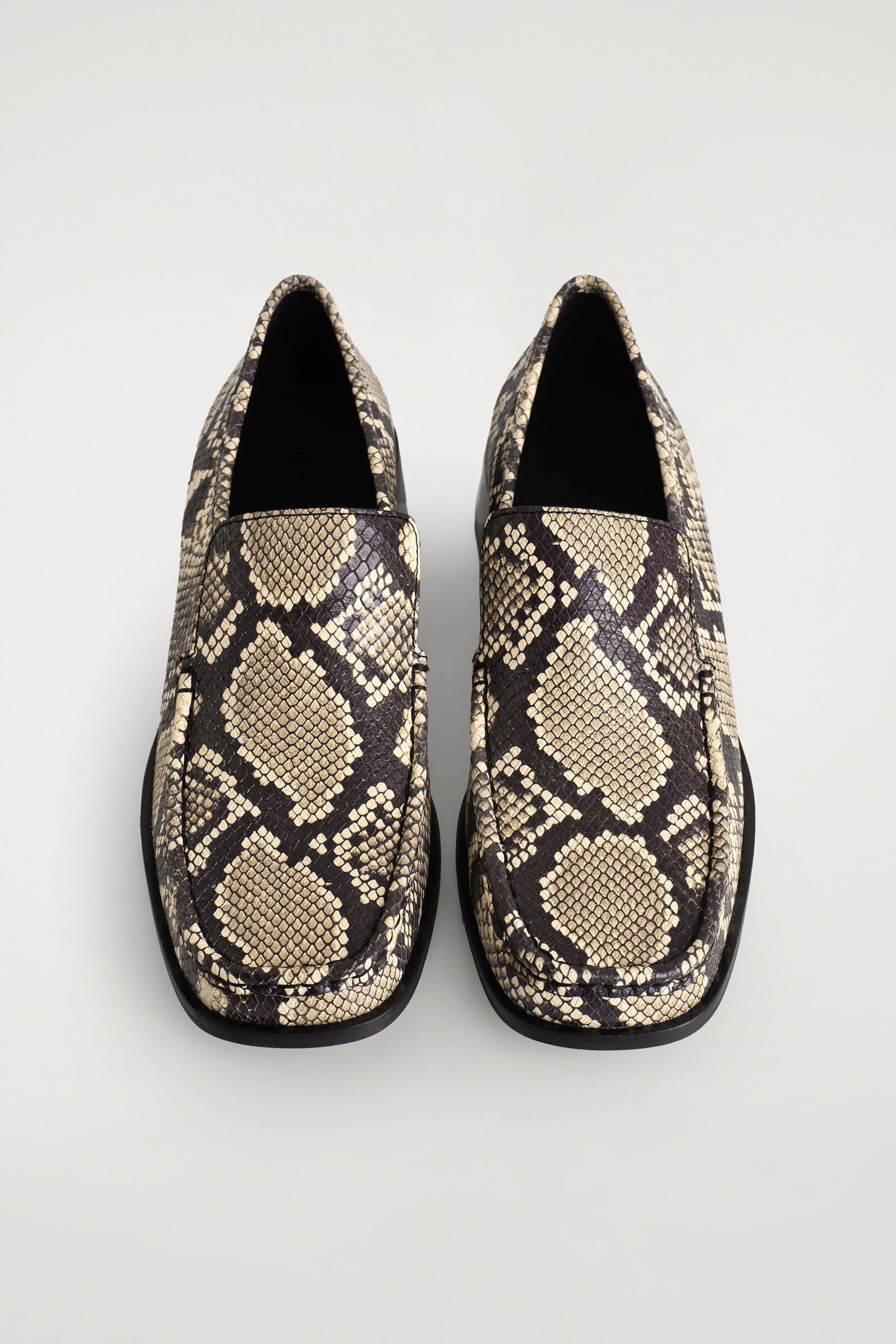 SQUARE-TOE LEATHER HEELED LOAFERSBEIGE / SNAKESKIN EFFECT