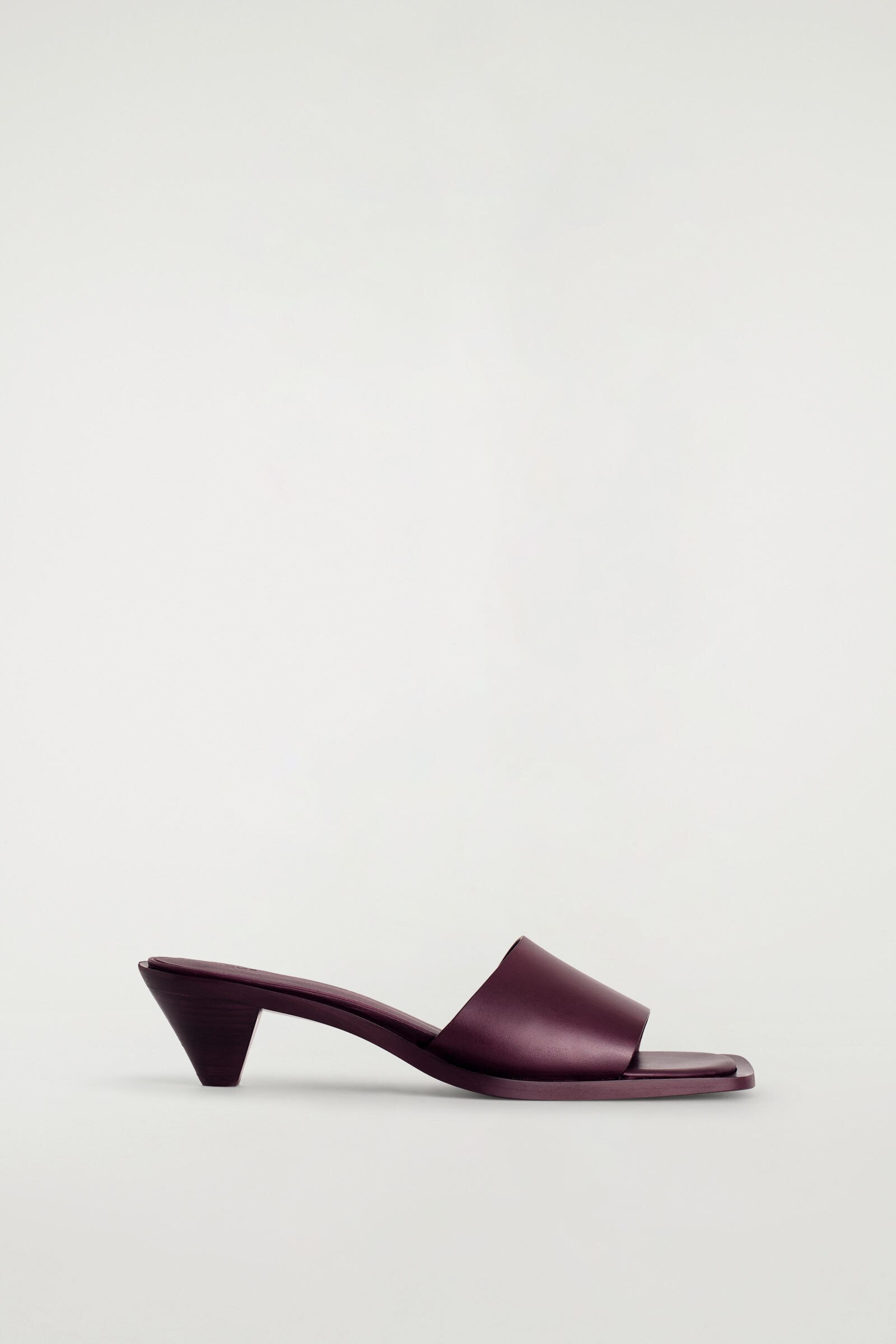 LEATHER KITTEN-HEEL MULESBORDEAUX