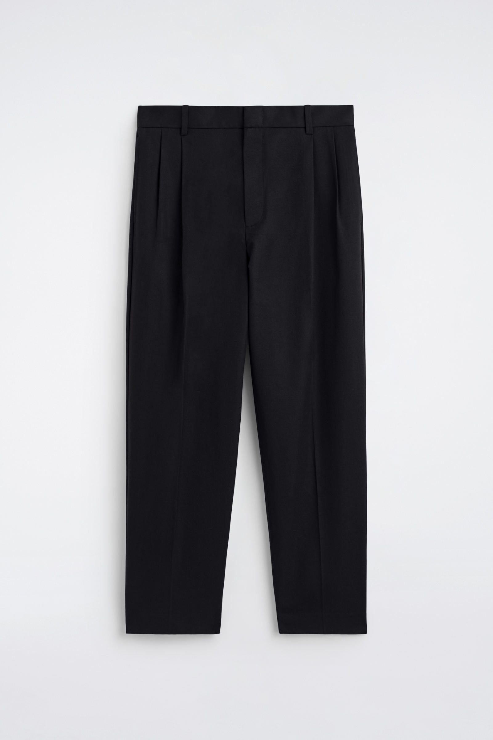 PLEATED RELAXED-FIT TAPERED TROUSERSBLACK