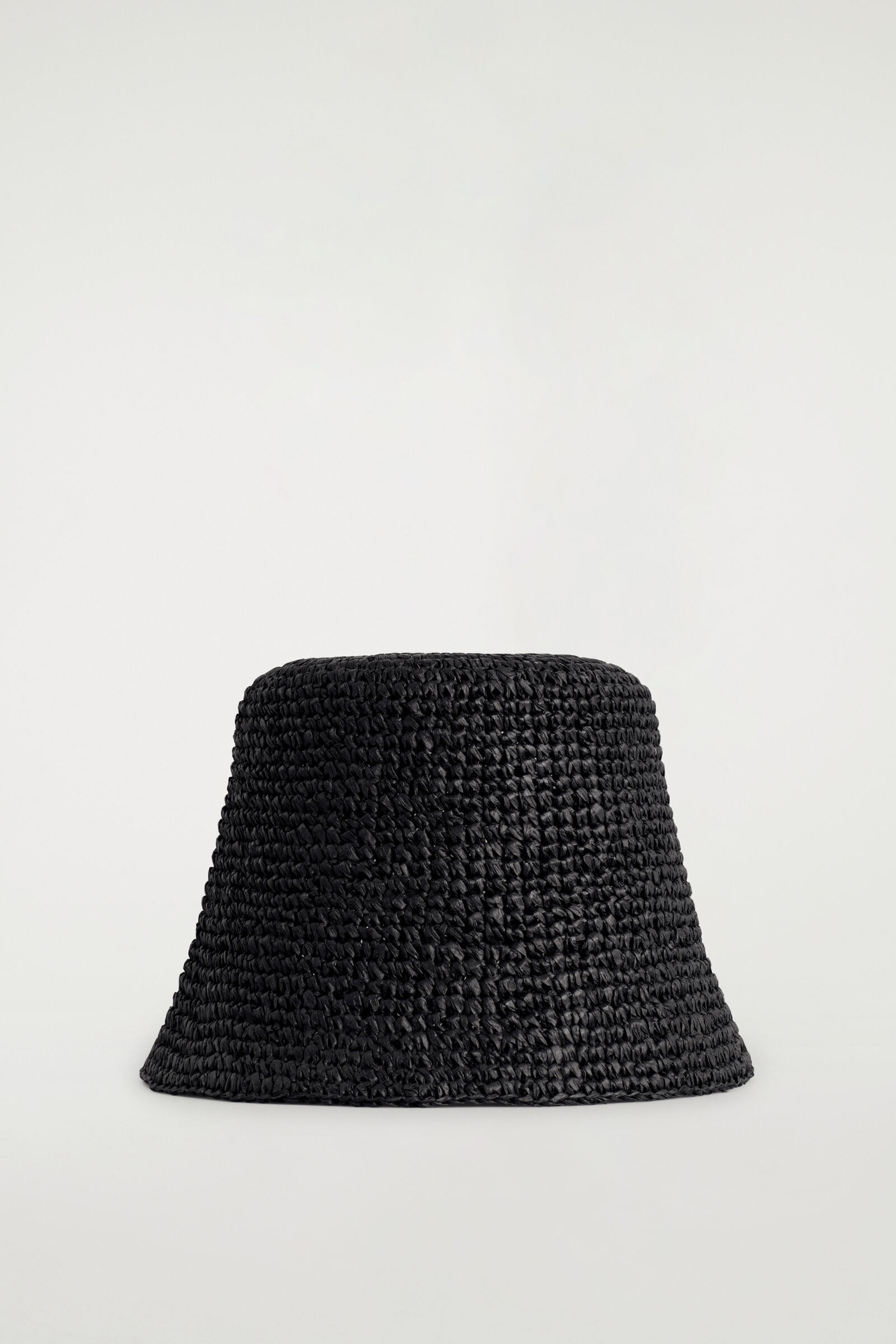 SCULPTED STRAW BUCKET HATBLACK