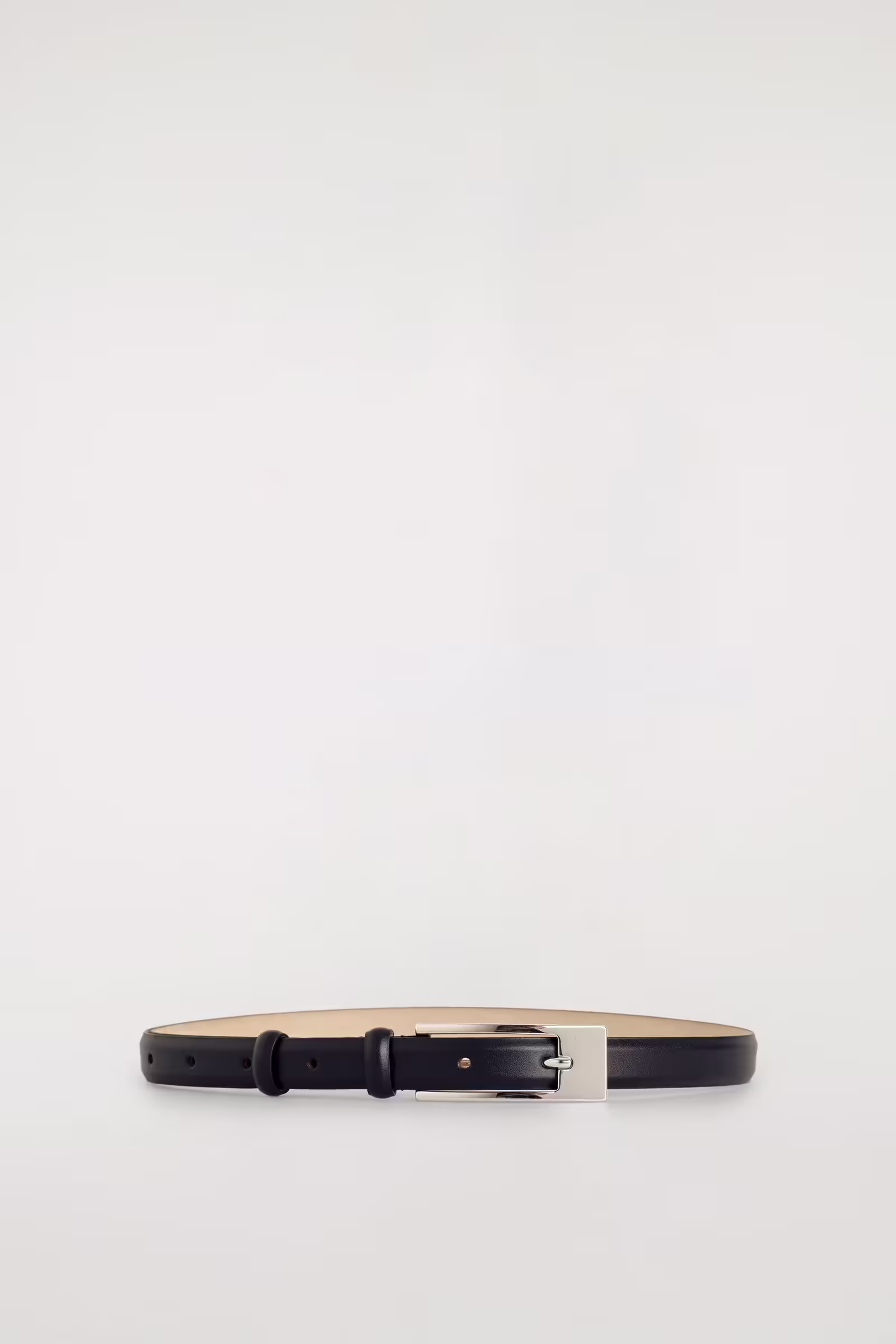 ELONGATED-BUCKLE LEATHER BELTBLACK